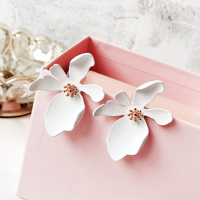 Ufavoirte New Korean Sweet Personality simple Painting Flower Petal Small irregular Metal Stud Earrings for Woman Girl Gift