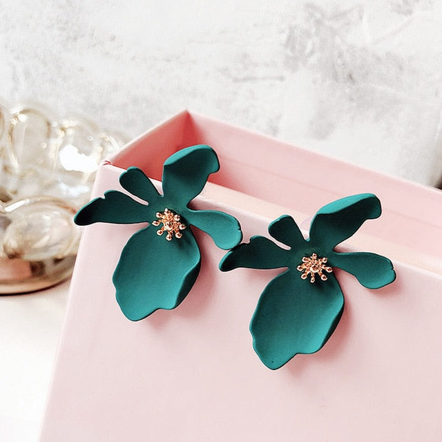 Ufavoirte New Korean Sweet Personality simple Painting Flower Petal Small irregular Metal Stud Earrings for Woman Girl Gift