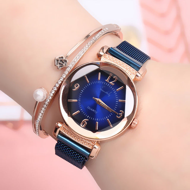 Women watch Fashion wild New watch Milan Magnet Buckle Luxury Fashion Ladies Geometric Roman Numeral Quartz movement Watch