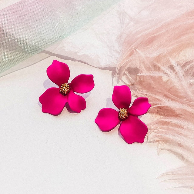 New 2018 Resin earrings Women Stud Earrings Small Fresh Earrings white rose pink Color Flowers Fashion Women Hyperbole Jewelry