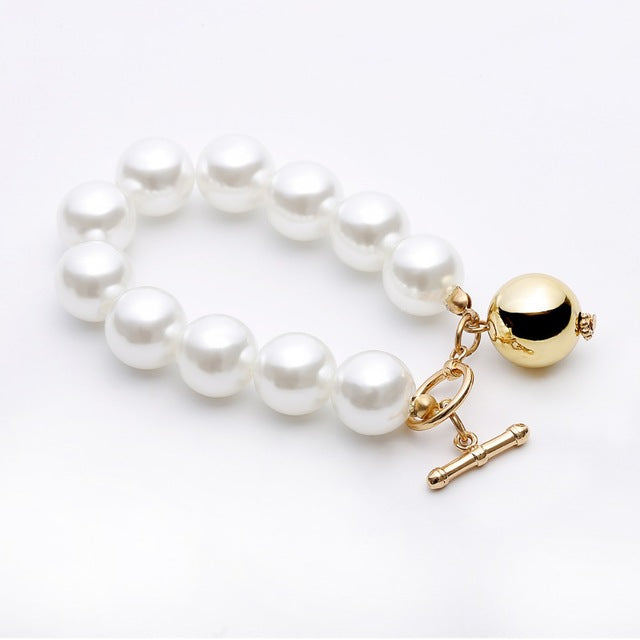 AOMU 2019 New Baroque Irregular Imitation Pearl Bracelet Metal Gold Tassel Charm Bracelets for Women Party Jewelry Accessories