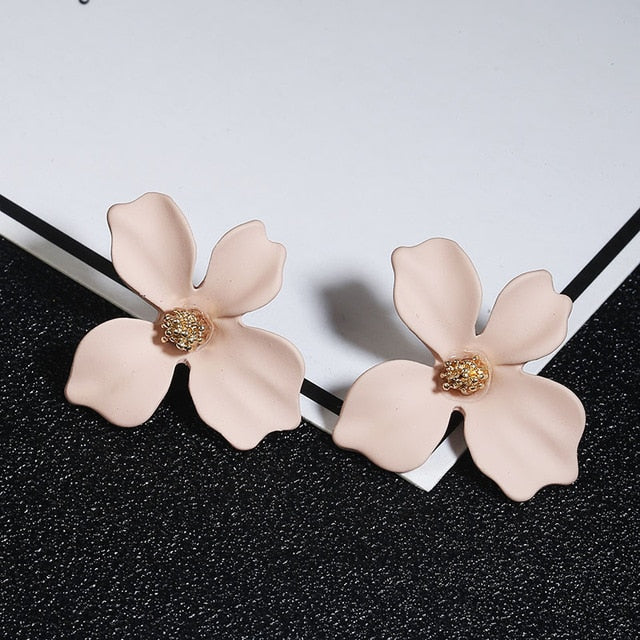 Korean Style Cute Flower Stud Earrings For Women 2018 New Fashion Sweet Earrings Femme Brinco Wholesale Jewelry