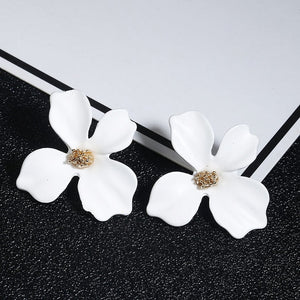 Korean Style Cute Flower Stud Earrings For Women 2018 New Fashion Sweet Earrings Femme Brinco Wholesale Jewelry