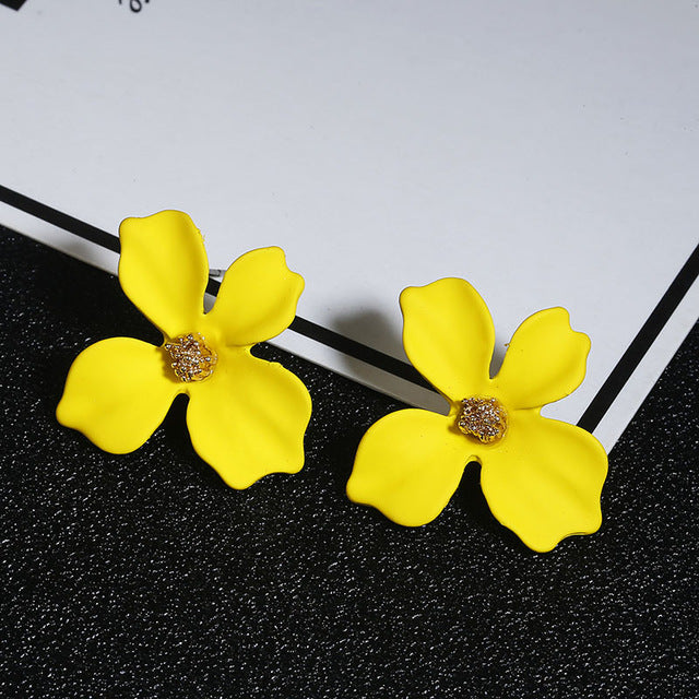 Korean Style Cute Flower Stud Earrings For Women 2018 New Fashion Sweet Earrings Femme Brinco Wholesale Jewelry