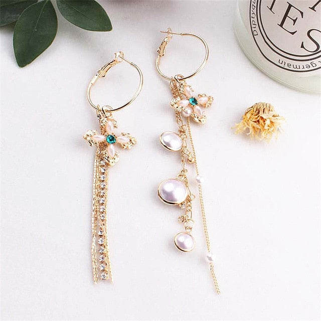 Korean Retro Asymmetric Butterfly Imitation Pearl Earrings Fashion Round Flower Brincos Long Statement Wings Earrings Jewelry